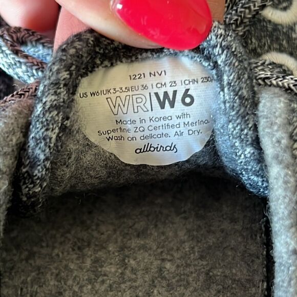 Allbirds Women's Wool Runners Gray - Picture 8 of 8
